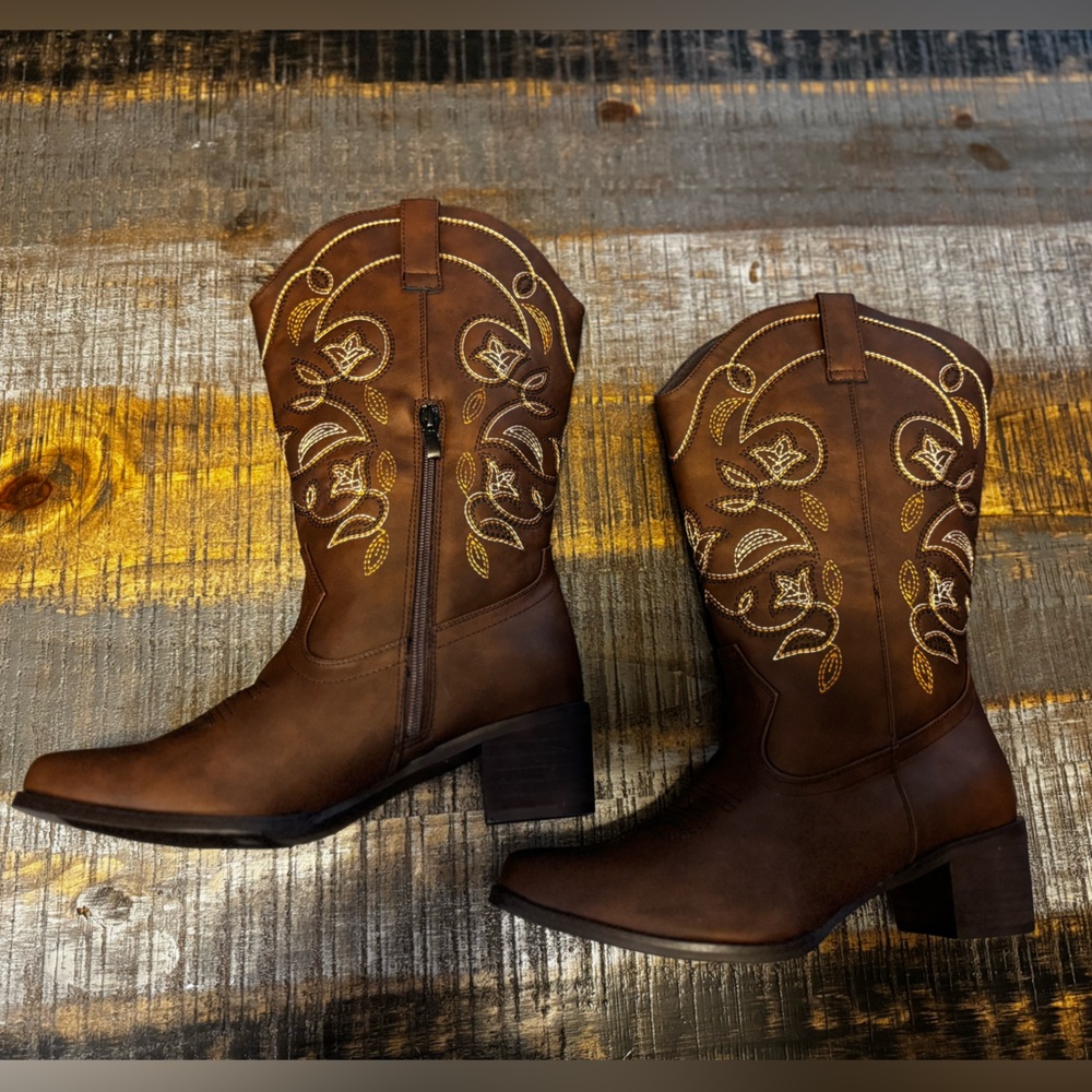 NWT IUV Cowboy Western Boots Cowgirl Boots Pull On Pointy Toe Mid Calf Boots - Picture 2 of 10